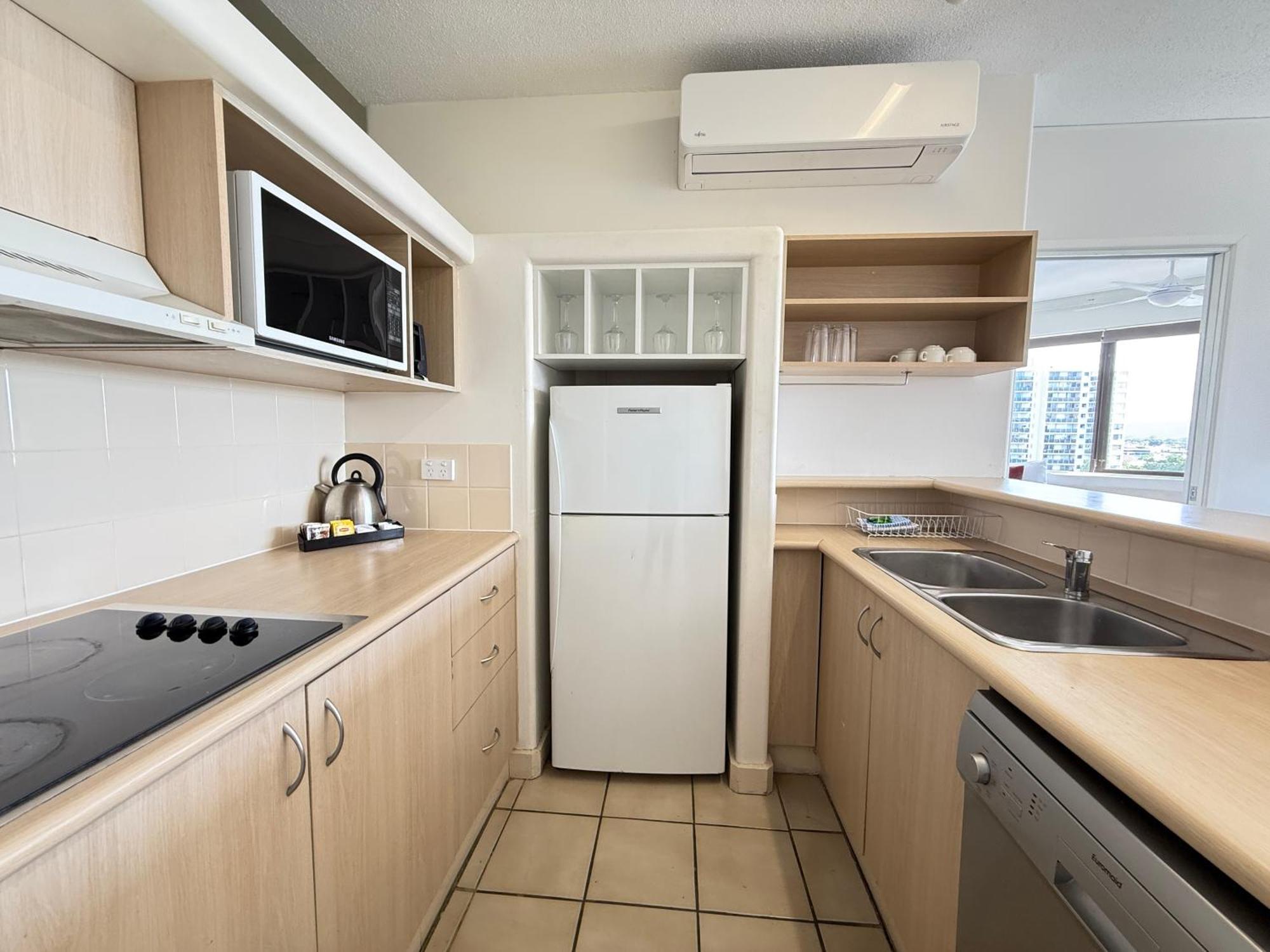 Tiki Hotel Apartments Surfers Paradise Gold Coast Ngoại thất bức ảnh