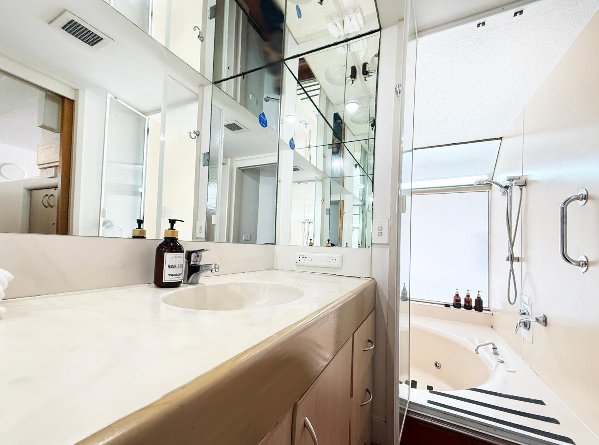 Tiki Hotel Apartments Surfers Paradise Gold Coast Phòng bức ảnh